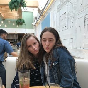 Meet your Posher, Liza